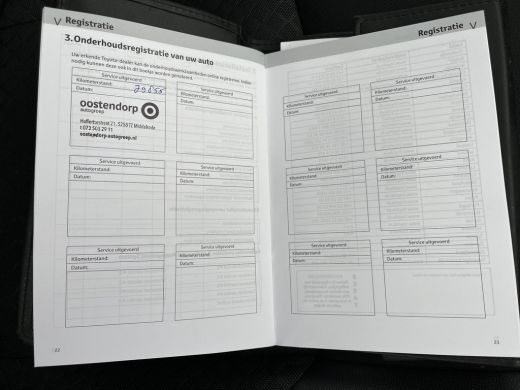 Toyota C-HR 1.8 Hybrid Style | Carplay | Parkeersensoren | Dode hoek waarschuwing | Navigatie | 18 inch LM-ve... ActivLease financial lease