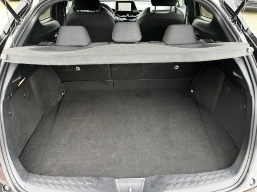 Toyota C-HR 1.8 Hybrid Style | Carplay | Parkeersensoren | Dode hoek waarschuwing | Navigatie | 18 inch LM-ve... ActivLease financial lease