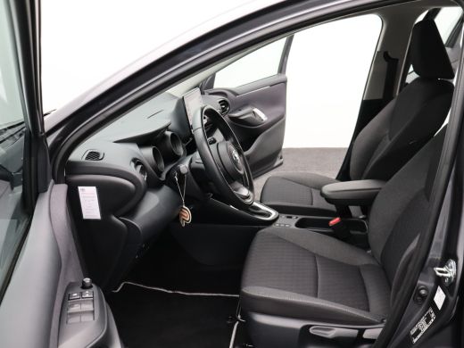 Toyota Yaris 1.5 Hybrid Dynamic | Achterbank in delen neerklapbaar | Achteruitrijcamera | Airco (automatisch) ActivLease financial lease