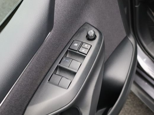 Toyota Yaris 1.5 Hybrid Dynamic | Achterbank in delen neerklapbaar | Achteruitrijcamera | Airco (automatisch) ActivLease financial lease