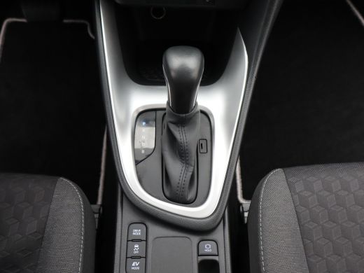 Toyota Yaris 1.5 Hybrid Dynamic | Achterbank in delen neerklapbaar | Achteruitrijcamera | Airco (automatisch) ActivLease financial lease