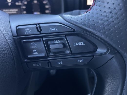 Toyota Yaris Cross 1.5 Hybrid 130 GR SPORT | Carplay | Achteruitrijcamera | Stoelverwarming | ActivLease financial lease