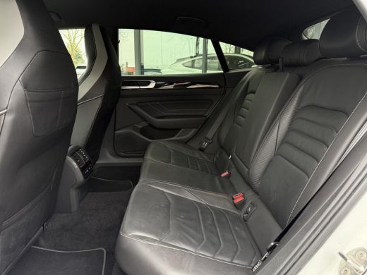 Volkswagen Arteon Aut. 1.4 TSI eHybrid R-Line Business+ | R Stoelen | Camera | DCC | ACC | Memory | ActivLease financial lease