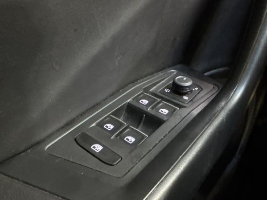 Volkswagen T-Roc 1.5 TSI 150PK DSG R SPORT VIRTUAL/NAVI/CAMERA/VELOURS ActivLease financial lease