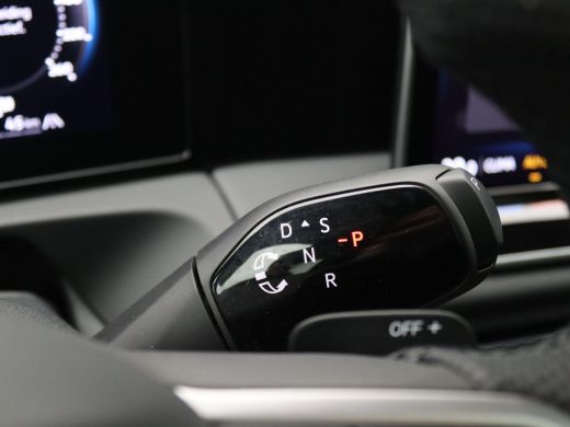 Volkswagen Tiguan 1.5 eHybrid R-Line Edition 272PK DSG SOH 100%, Pano-Schuifdak, Trekhaak, Black Style, 20" LM Velg... ActivLease financial lease