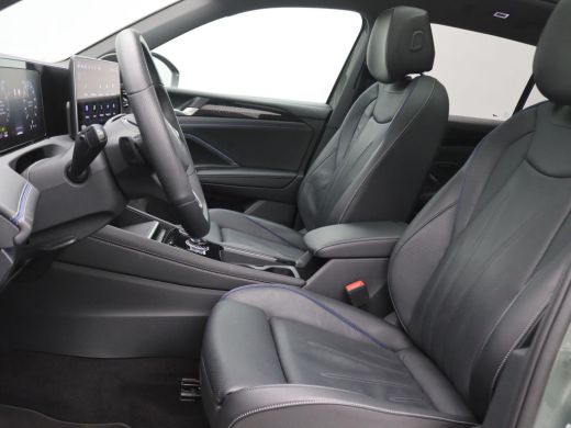 Volkswagen Tiguan 1.5 eHybrid R-Line Edition 272PK DSG SOH 100%, Pano-Schuifdak, Trekhaak, Black Style, 20" LM Velg... ActivLease financial lease