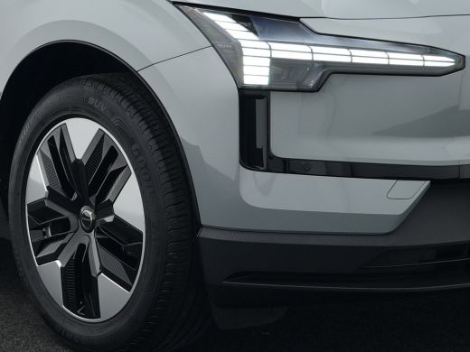 Volvo  EX30 Single Plus 51 kWh | Achteruitrijcamera | Cruise control adaptief met Stop&Go en stuurhulp | Dode... ActivLease financial lease