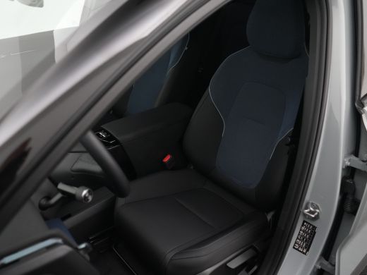Volvo  EX30 Single Plus 51 kWh | Achteruitrijcamera | Cruise control adaptief met Stop&Go en stuurhulp | Dode... ActivLease financial lease