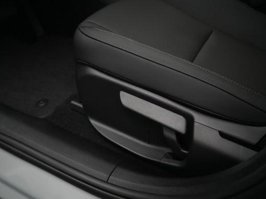 Volvo  EX30 Single Plus 51 kWh | Achteruitrijcamera | Cruise control adaptief met Stop&Go en stuurhulp | Dode... ActivLease financial lease