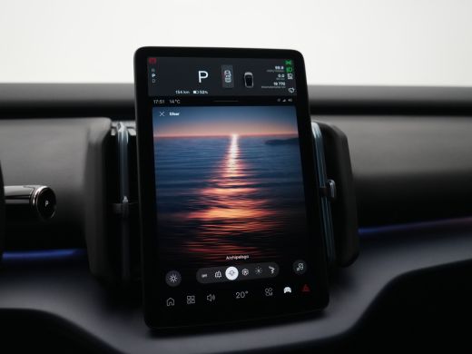 Volvo  EX30 Single Plus 51 kWh | Achteruitrijcamera | Cruise control adaptief met Stop&Go en stuurhulp | Dode... ActivLease financial lease