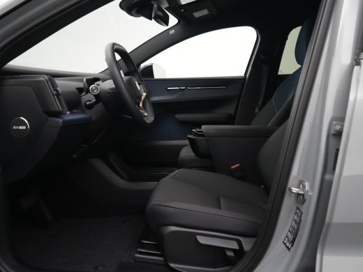 Volvo  EX30 Single Plus 51 kWh | Achteruitrijcamera | Cruise control adaptief met Stop&Go en stuurhulp | Dode... ActivLease financial lease