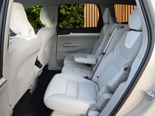 Volvo  EX90 Twin Motor Ultra 7p. 111 kWh | Trekhaak | 360 Camera | Massage | Panoramadak | Pilot Assist ActivLease financial lease