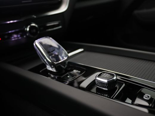 Volvo  XC60 2.0 T6 Plug-in hybrid AWD Plus Black Edition Leder, Pano-Schuifdak, Trekhaak, 21" LM Velgen, 360g... ActivLease financial lease