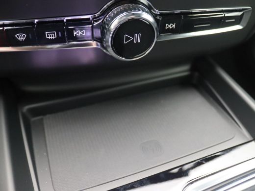 Volvo  XC60 2.0 T6 Plug-in hybrid AWD Plus Black Edition Leder, Pano-Schuifdak, Trekhaak, 21" LM Velgen, 360g... ActivLease financial lease