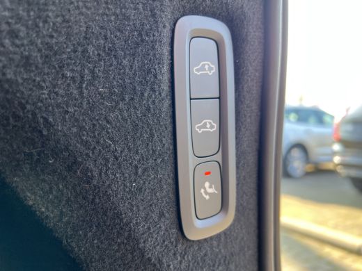 Volvo  XC90 2.0 T8 Plug in Hybrid AWD Ultra Dark | Full Heico bodykit | Heico uitlaat | Luchtveering | Elek. ... ActivLease financial lease