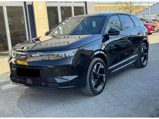 Opel Grandland 1.6 Plug-in-Hybrid Ultimate 195pk 4x Beschikbaar! | Schuif-/Kanteldak | Afn. Trekhaak | FOCAL | E...