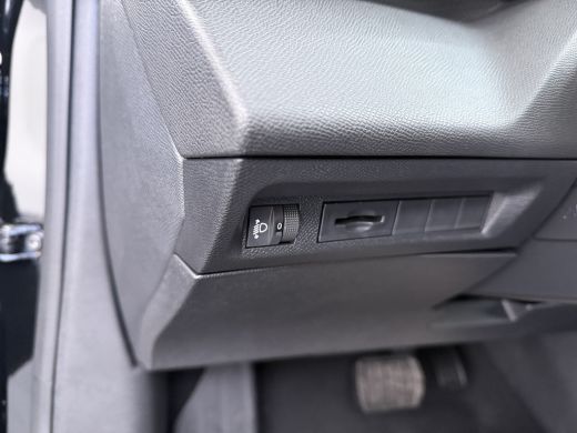 Peugeot 308 Business | Elektrische parkeerrem | Extra getinte achterste zijruiten en achterruit | ISOFIX-beve... ActivLease financial lease