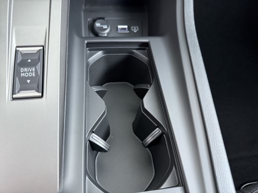 Peugeot 308 Business | Elektrische parkeerrem | Extra getinte achterste zijruiten en achterruit | ISOFIX-beve... ActivLease financial lease