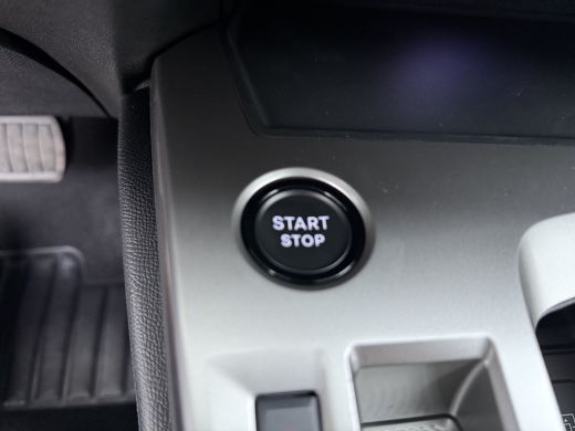 Peugeot 308 Business | Elektrische parkeerrem | Extra getinte achterste zijruiten en achterruit | ISOFIX-beve... ActivLease financial lease