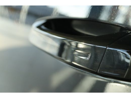 Peugeot 308 GT | Driver Sport Pack | Elektrische parkeerrem | Extra getinte achterste zijruiten en achterruit ActivLease financial lease