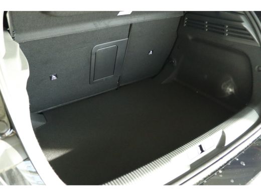 Peugeot 308 GT | Driver Sport Pack | Elektrische parkeerrem | Extra getinte achterste zijruiten en achterruit ActivLease financial lease