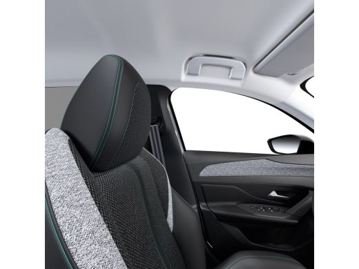 Peugeot 408 Allure | Climate control met links/rechts gescheiden regeling en high effici&euml;ncy koolstoffilter |... ActivLease financial lease