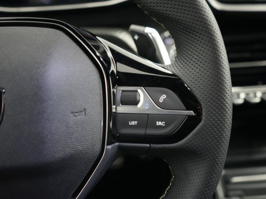 Peugeot 208 GT | Adaptieve cruise control met Stop&Go functie | Armsteunen op de voorportieren bekleed met ku... ActivLease financial lease