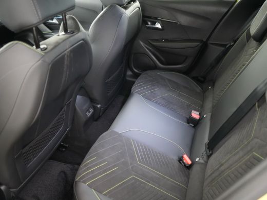 Peugeot e-208 GT | 8 jaar fabrieksgarantie of 160.000 kilometer op het accupakket | Adaptieve cruise control me... ActivLease financial lease