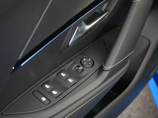 Peugeot e-208 GT | Adaptieve cruise control met Stop&Go functie | Elektrische parkeerrem | Elektrische parkeerrem ActivLease financial lease
