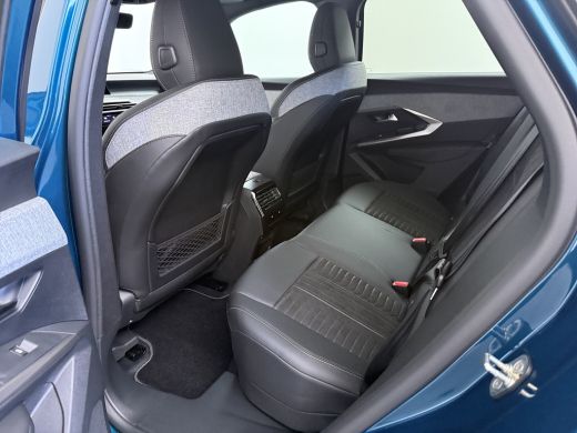 Peugeot e-3008 GT | Elektrische parkeerrem | Extra getinte achterste zijruiten en achterruit ActivLease financial lease