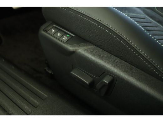 Peugeot 2008 GT | Active Safety Brake met camera en radar (automatisch noodremsysteem) met Distance Alert (waa... ActivLease financial lease