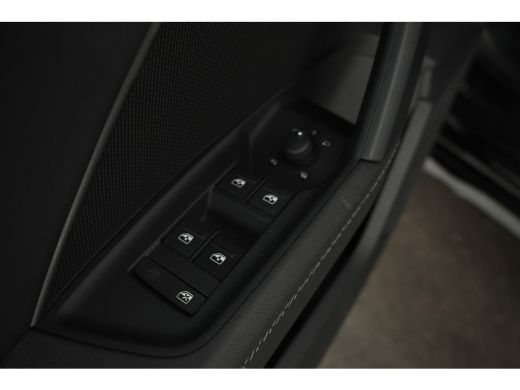 Audi A3 Limousine 30 TFSI S edition S-Line, Volleder, Digital Dash, BOM VOL!! ActivLease financial lease