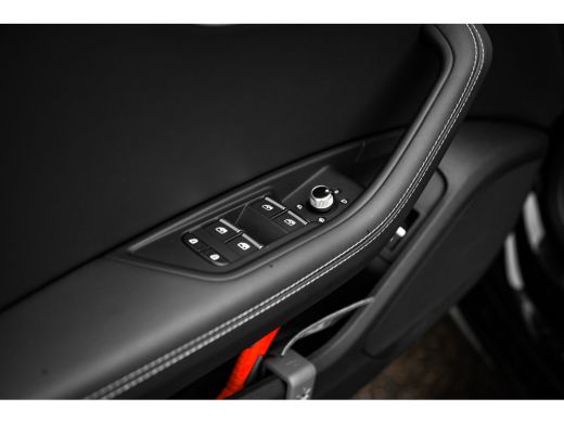 Audi A4 Avant 35 TFSI S edition Competition | S-Line | Achteruitrijcamera | 19" | ActivLease financial lease