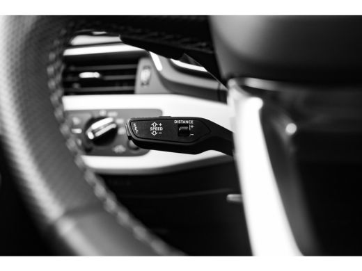 Audi A4 Avant 35 TFSI S edition Competition | S-Line | Achteruitrijcamera | 19" | ActivLease financial lease