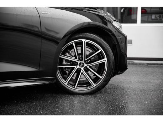 Audi A5 Avant 2.0 e-hybrid quattro S edition | Panoramadak | 360 camera | Passenger Display | Stoelverwar... ActivLease financial lease