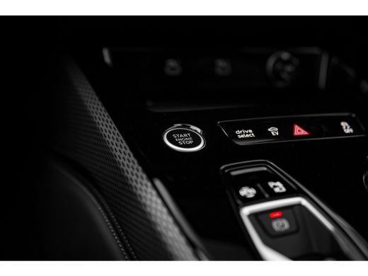 Audi A5 Avant 2.0 e-hybrid quattro S edition | Panoramadak | 360 camera | Passenger Display | Stoelverwar... ActivLease financial lease