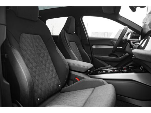 Audi A5 Avant 2.0 e-hybrid quattro S edition | Panoramadak | 360 camera | Passenger Display | Stoelverwar... ActivLease financial lease