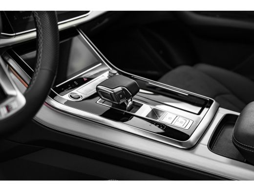 Audi Q8 55 TFSI e quattro Pro Line S 394 PK | Trekhaak | B&O Advanced | Headup Display | Panoramadak | El... ActivLease financial lease