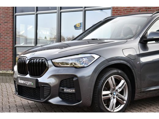 BMW X1 xDrive25e M-Sport Shadowline El-Klep 18inch Stoelverw ActivLease financial lease