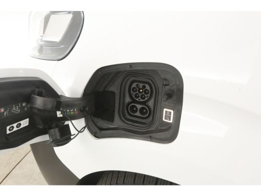 Citroën &euml;-Jumpy 75 kWh L3H1 | Snelladen | SOH 91% | Airco | Cruise | Camera | Carplay | Trekhaak ActivLease financial lease