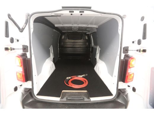 Citroën &euml;-Jumpy 75 kWh L3H1 | Snelladen | SOH 91% | Airco | Cruise | Camera | Carplay | Trekhaak ActivLease financial lease