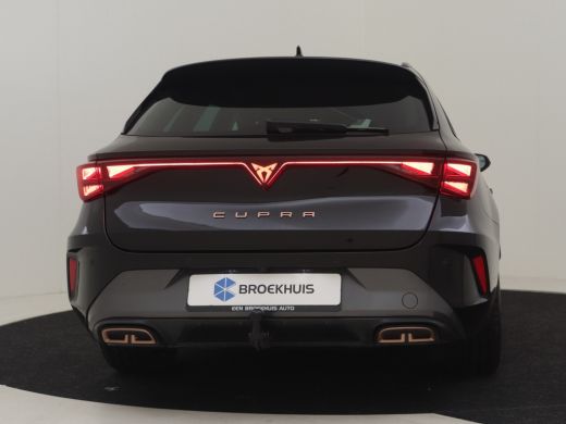 CUPRA Leon Sportstourer 1.5 e-Hybrid VZ 272PK DSG/AUTO | Trekhaak | Sennheiser audio | Dodehoekdetectie | Camera achter |... ActivLease financial lease