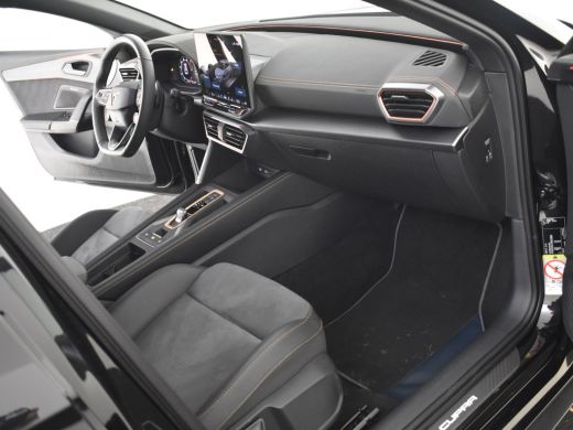 CUPRA Leon Sportstourer 1.5 e-Hybrid VZ 272PK DSG/AUTO | Trekhaak | Sennheiser audio | Dodehoekdetectie | Camera achter |... ActivLease financial lease