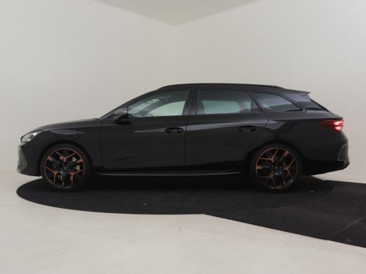CUPRA Leon Sportstourer 1.5 e-Hybrid VZ 272PK DSG/AUTO | Trekhaak | Sennheiser audio | Dodehoekdetectie | Camera achter |... ActivLease financial lease