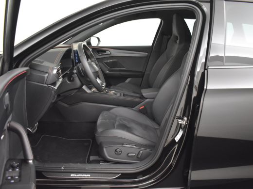 CUPRA Leon Sportstourer 1.5 e-Hybrid VZ 272PK DSG/AUTO | Trekhaak | Sennheiser audio | Dodehoekdetectie | Camera achter |... ActivLease financial lease