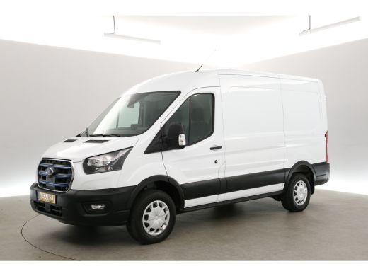 Ford E-Transit 350 L2H2 68 kWh | Snelladen | SOH 97% | Clima | Camera | Cruise | Carplay | Navi | Parkeersens. ActivLease financial lease