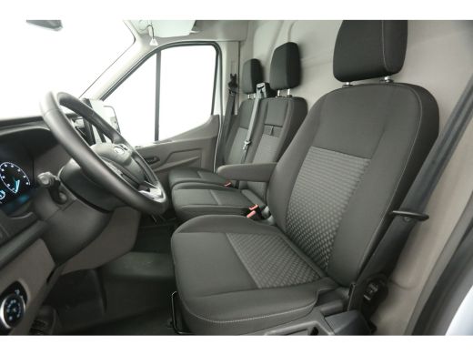 Ford E-Transit 350 L2H2 68 kWh | Snelladen | SOH 97% | Clima | Camera | Cruise | Carplay | Navi | Parkeersens. ActivLease financial lease