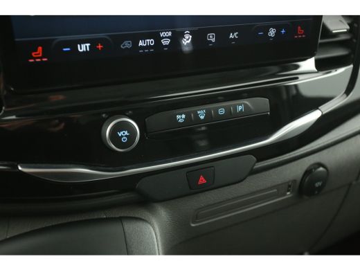 Ford E-Transit 350 L2H2 68 kWh | Snelladen | SOH 97% | Clima | Camera | Cruise | Carplay | Navi | Parkeersens. ActivLease financial lease