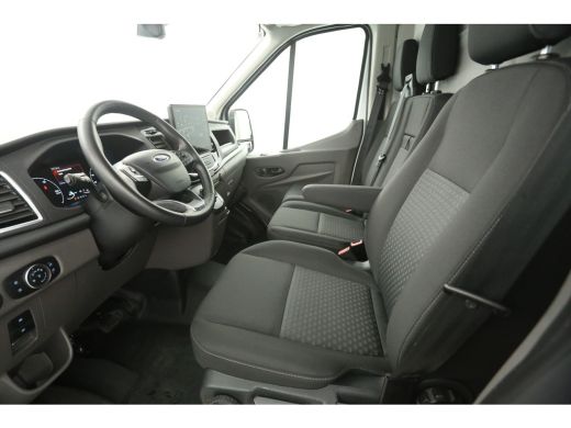 Ford E-Transit 350 L2H2 68 kWh | Snelladen | SOH 97% | Clima | Camera | Cruise | Carplay | Navi | Parkeersens. ActivLease financial lease