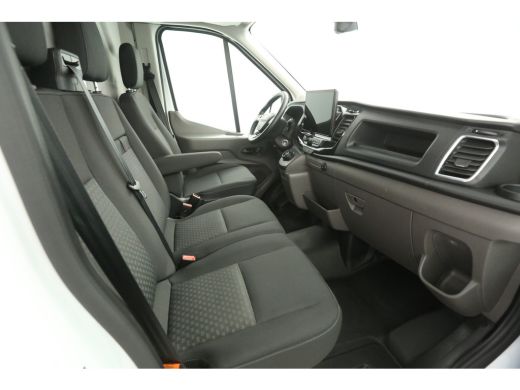 Ford E-Transit 350 L2H2 68 kWh | Snelladen | SOH 97% | Clima | Camera | Cruise | Carplay | Navi | Parkeersens. ActivLease financial lease